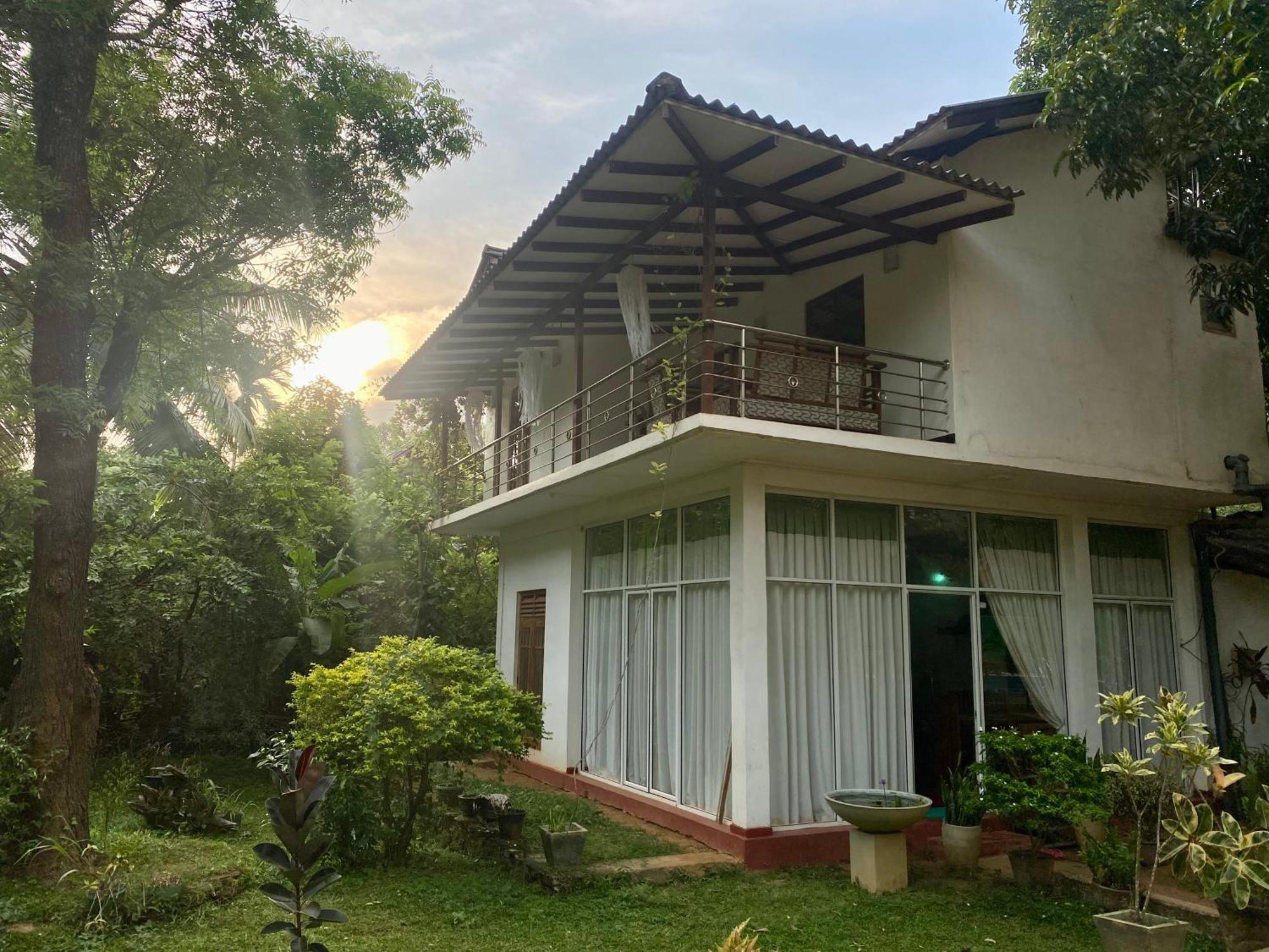 Habarana New Star Homestay Bagian luar foto