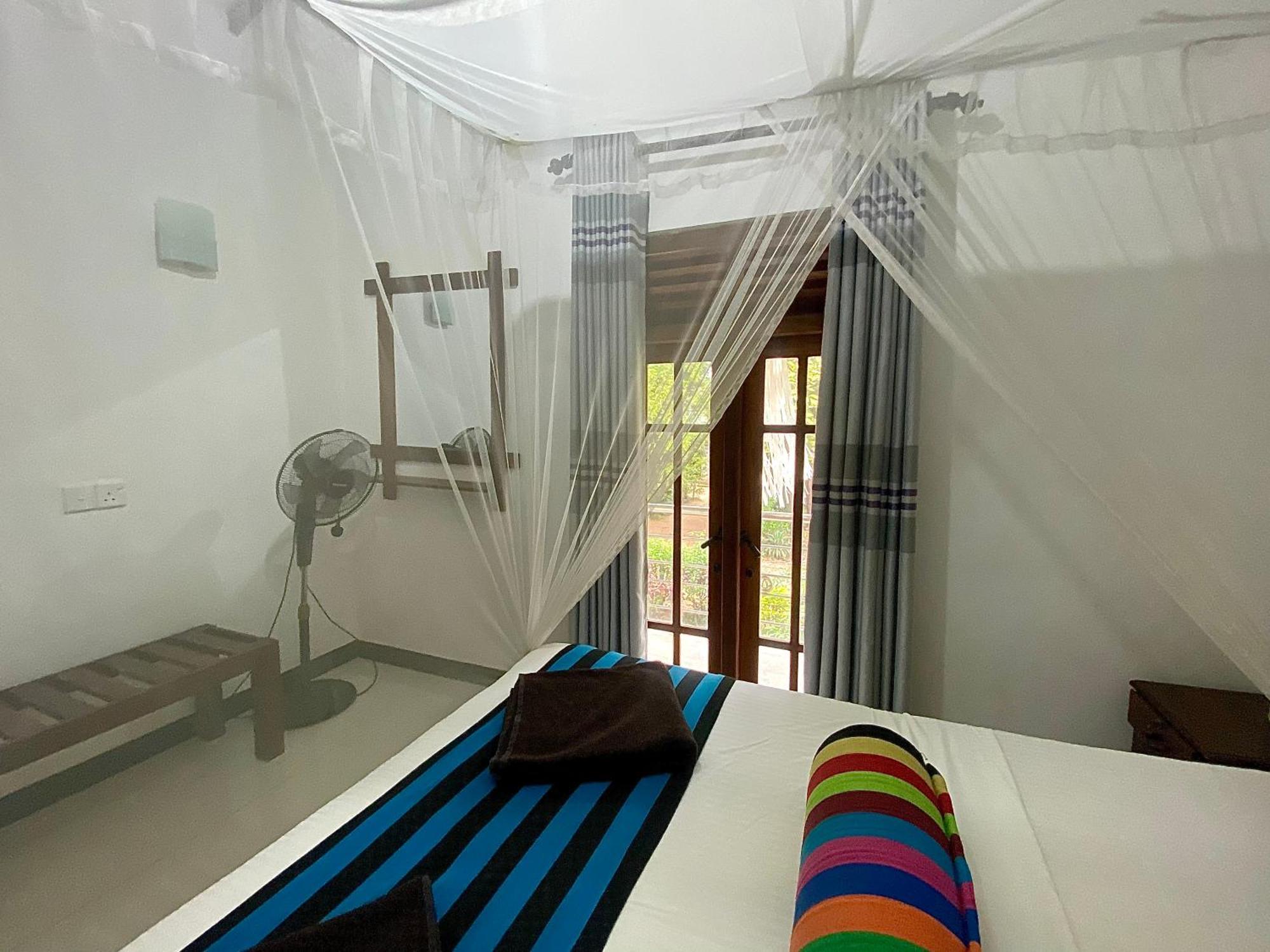 Habarana New Star Homestay Bagian luar foto